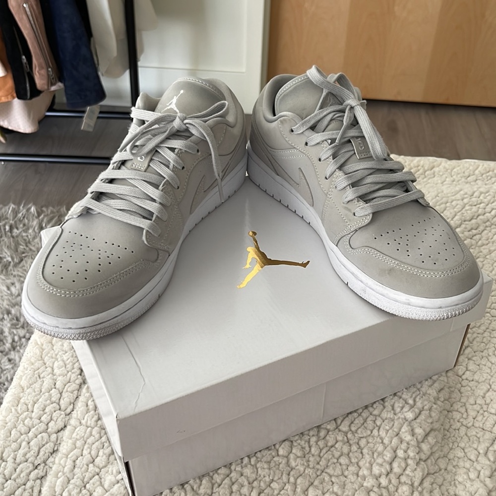 Women’s air Jordan one low size 8 1/2 gray fog